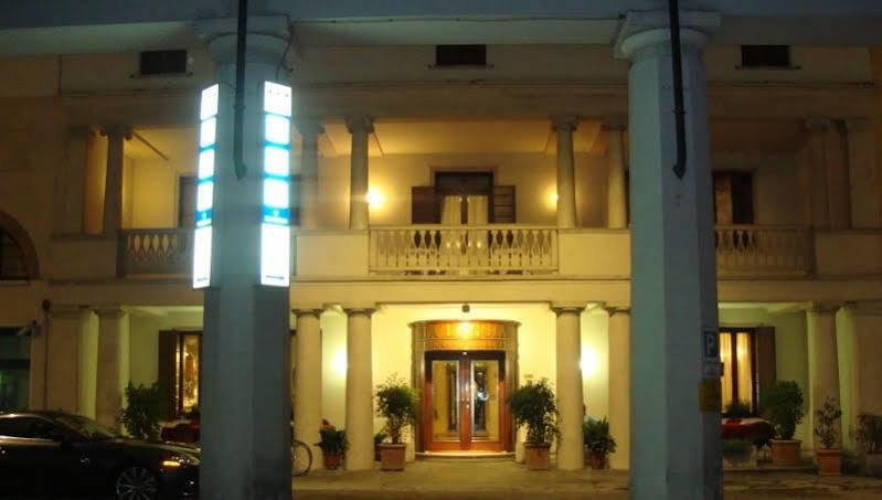 Hotel La Loggia Mestrino ภายนอก รูปภาพ